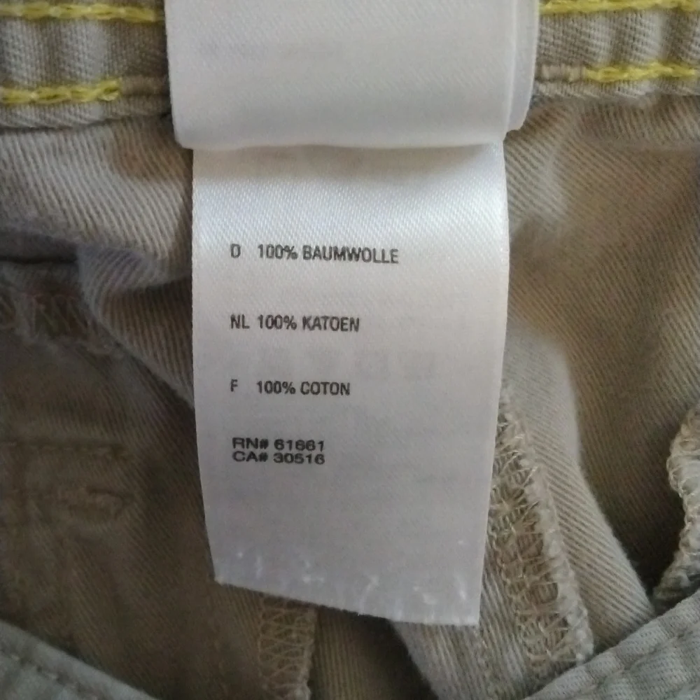 The North Face men's Tannish cargo shorts. Size 38. Get ready for spring!